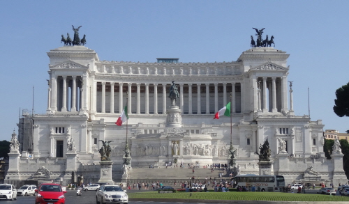 베네치아 광장 (Piazza Venezia)과 이탈리아 통일 기념관 (Vittoriano)