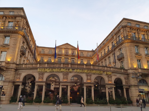 슈타이겐베르거 호텔 (Steigenberger Frankfurter Hof)