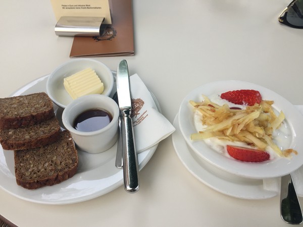 카페 바자 (Cafe Bazar)