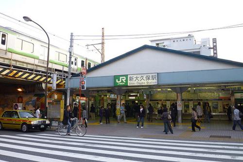 신오쿠보 (Shin-Okubo)와 가구라자카 (Kagurazaka)
