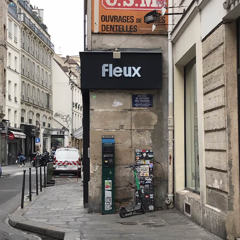 パリ