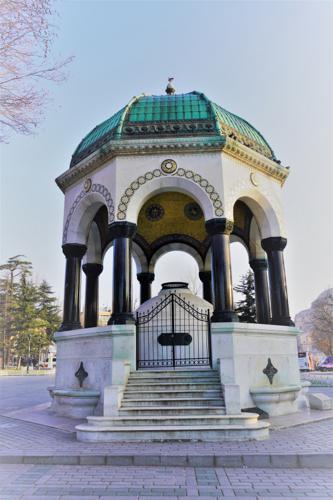 히포드롬 광장 (Hippodrome Square) - 게르만 분수