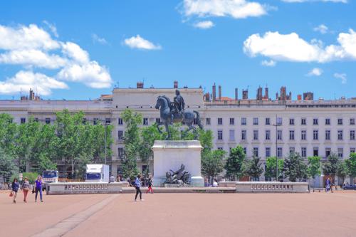 [구시가지] 벨꾸르 광장 (La Place Bellecour)
