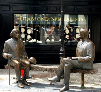 오스카 와일드와 에두아르드 빌데 동상 (Oscar wilde and Eduard wilde)