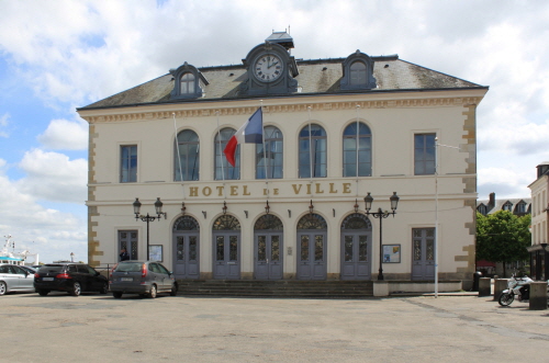 옹플뢰르 시청 (Hôtel de Ville)