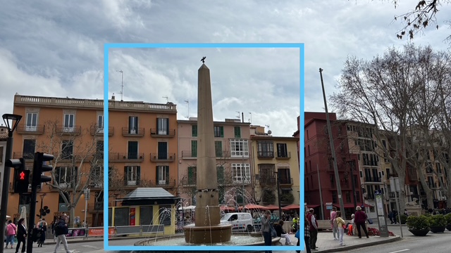 후안 까를로스 광장 (Plaça del Rei Joan Carles I (plaça de les Tortugues))